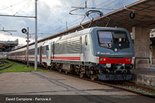 021-HL2665 - H0 - FS Trenitalia, E-Lok E.464 in „Intercity-Lackierung, Ep. VI
